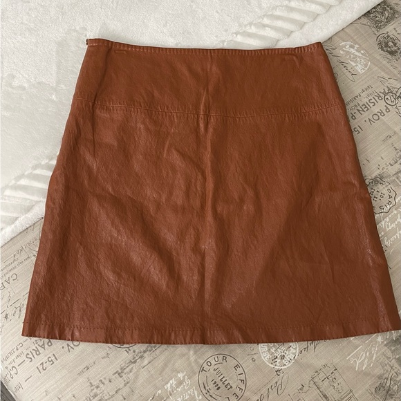 Max Studio Specialty Products M.S.S.P Faux Leather Mini Skirt, Sz 6 - Picture 6 of 9